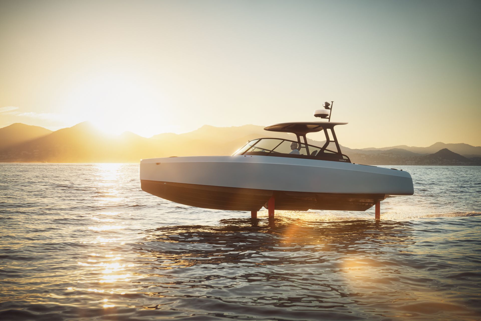 bateau électrique candela côte d'azur