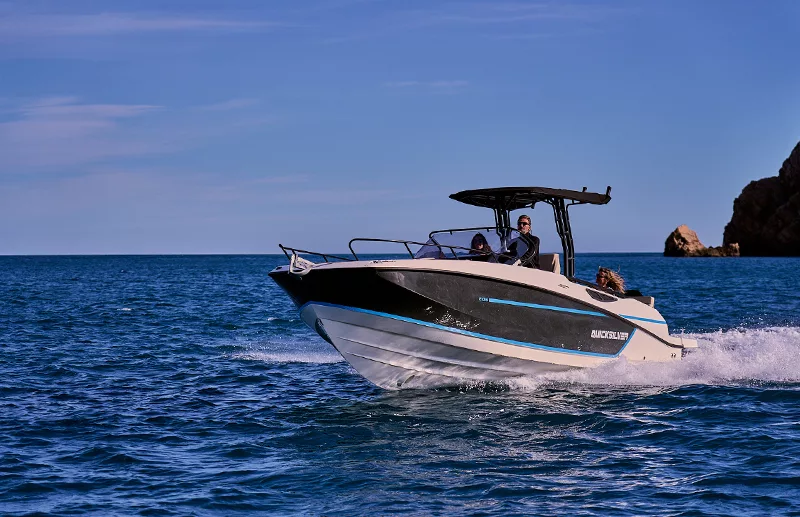 QUICKSILVER ACTIV 805 OPEN année 2024